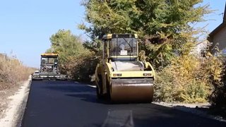 На окраине Саратова ремонтируют дорогу между Вязовкой и Расловкой