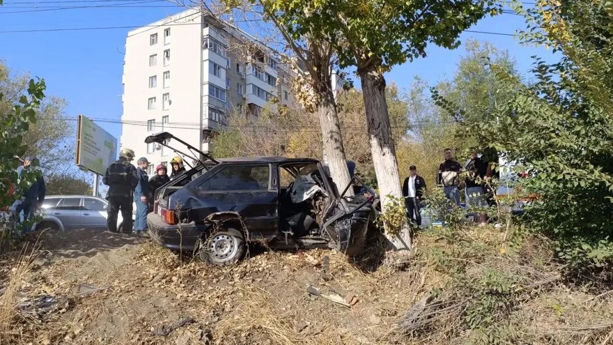 В Саратове подростки разбились в автокатастрофе