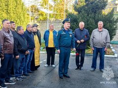 В Саратове открыли мемориальную доску в честь погибшего на СВО пожарного