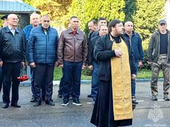 В Саратове открыли мемориальную доску в честь погибшего на СВО пожарного