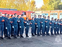 В Саратове открыли мемориальную доску в честь погибшего на СВО пожарного