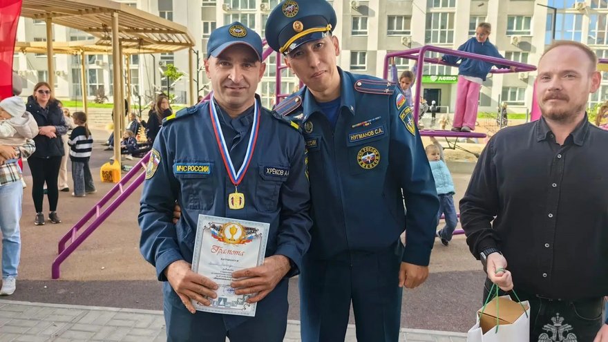 Саратовский пожарный забежал на 22-й этаж за 2 минуты