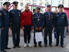 Саратовский пожарный забежал на 22-й этаж за 2 минуты