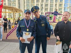 Саратовский пожарный забежал на 22-й этаж за 2 минуты