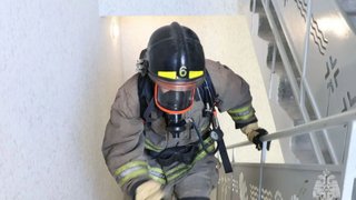 Саратовский пожарный забежал на 22-й этаж за 2 минуты