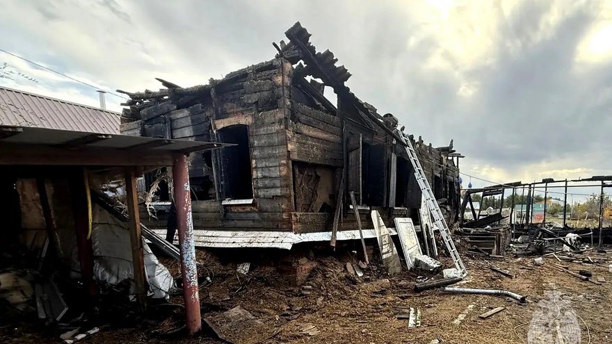 Двое мужчин погибли в ночном пожаре под Энгельсом