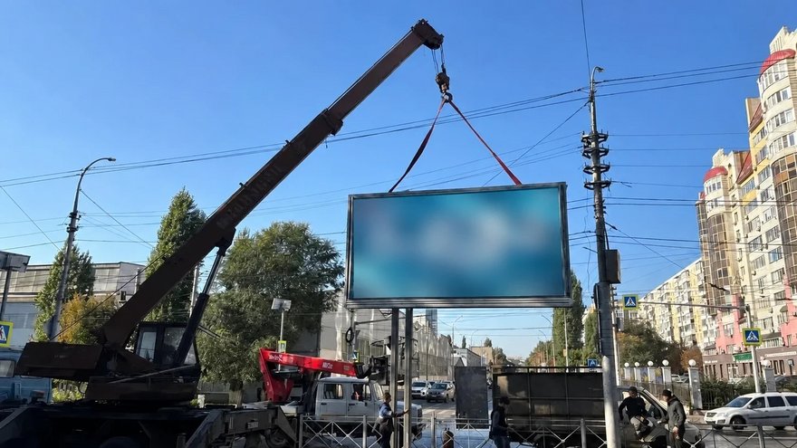 В Саратовской области снесли почти тысячу незаконных ларьков и билбордов