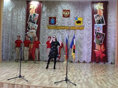 В Энгельсский дом-интернат на вечное хранение передали копию Знамени Победы