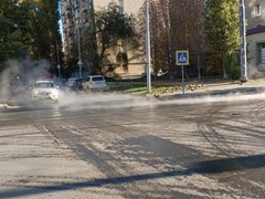 В центре Саратова дорогу затопило кипятком