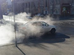 В центре Саратова дорогу затопило кипятком