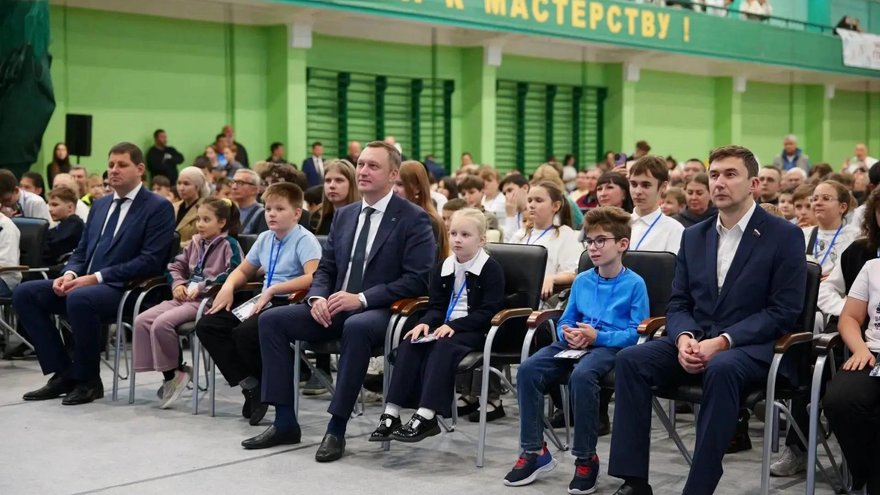 Гроссмейстера Карякина впечатлил масштаб детского шахматного турнира в Саратовской области