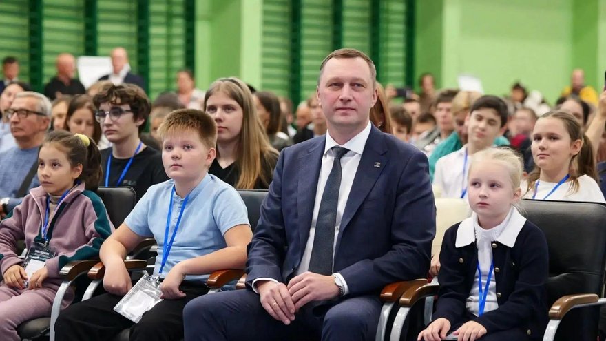 Гроссмейстера Карякина впечатлил масштаб детского шахматного турнира в Саратовской области