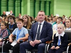 Гроссмейстера Карякина впечатлил масштаб детского шахматного турнира в Саратовской области