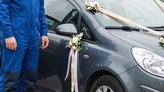 Под Саратовом мужчина угнал украшенную к свадьбе иномарку