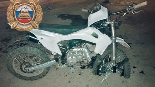 В саратовском поселке 15-летний подросток пострадал в столкновении питбайка с внедорожником