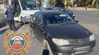 В Балакове 9-летняя девочка пострадала во влетевшей в легковушку маршрутке