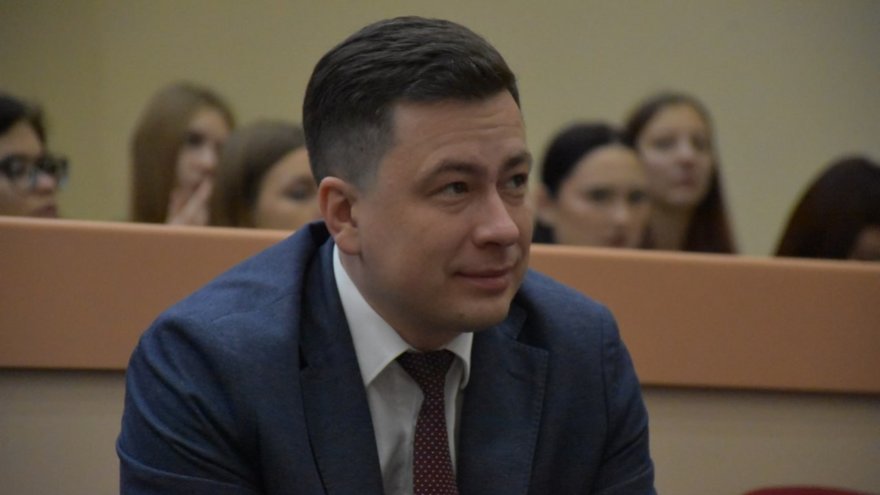 Ремонт дорог, переселение из аварийных домов, поддержка СВО: утверждены поправки в бюджет Саратовской области