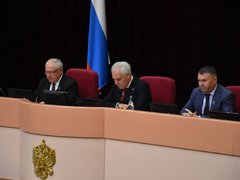 Ремонт дорог, переселение из аварийных домов, поддержка СВО: утверждены поправки в бюджет Саратовской области