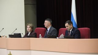В Саратове выделены миллионы на уличное освещение, электротранспорт и зарплату бюджетникам
