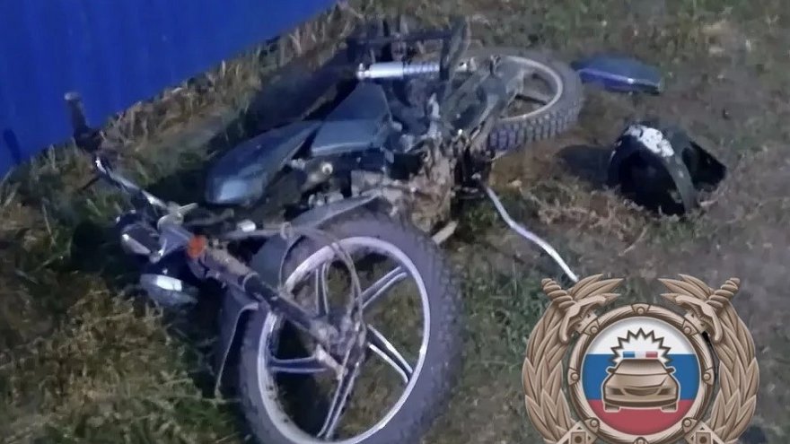 Водитель питбайка попал в ДТП и скончался в скорой