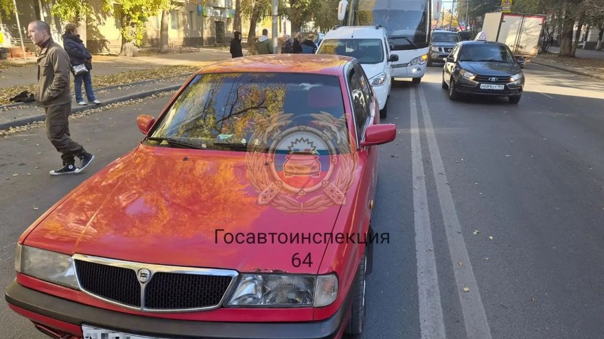 В Саратове в столкновении трех машин пострадал водитель